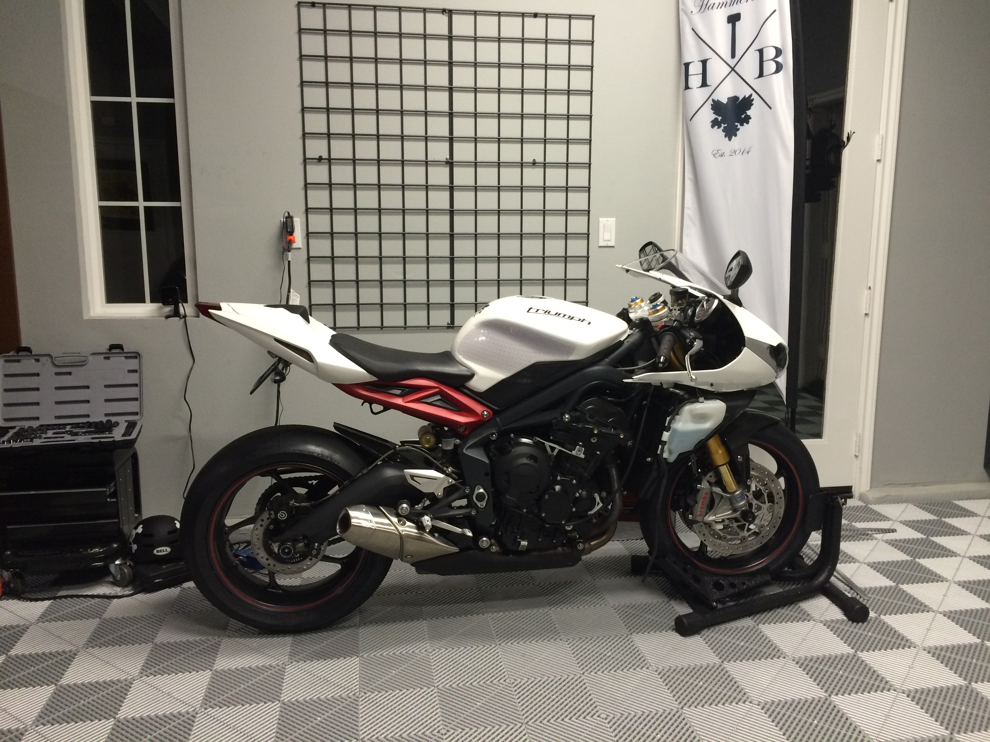 Triumph 675R Cafe Racer photo 35